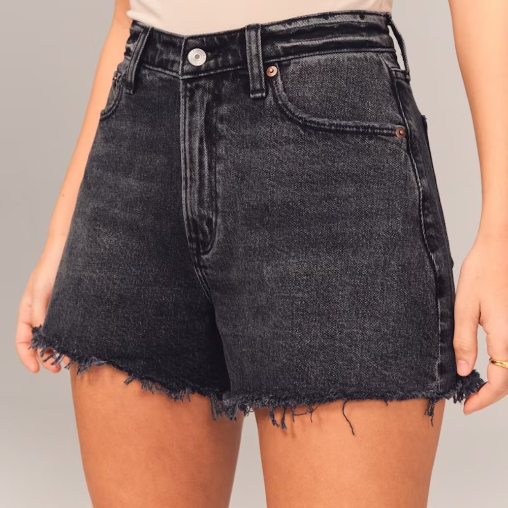 Abercrombie & Fitch Curve Love High Rise 90s Cutoff Short